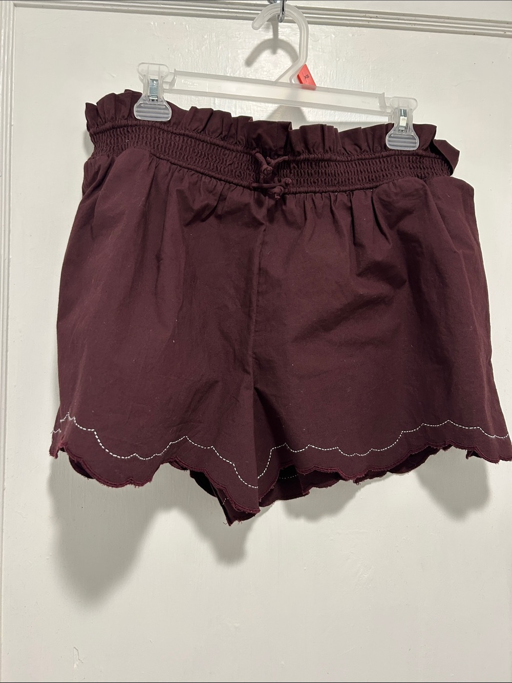 Anthropologie Scallop-Hem High Waist Shorts in Burgundy size L